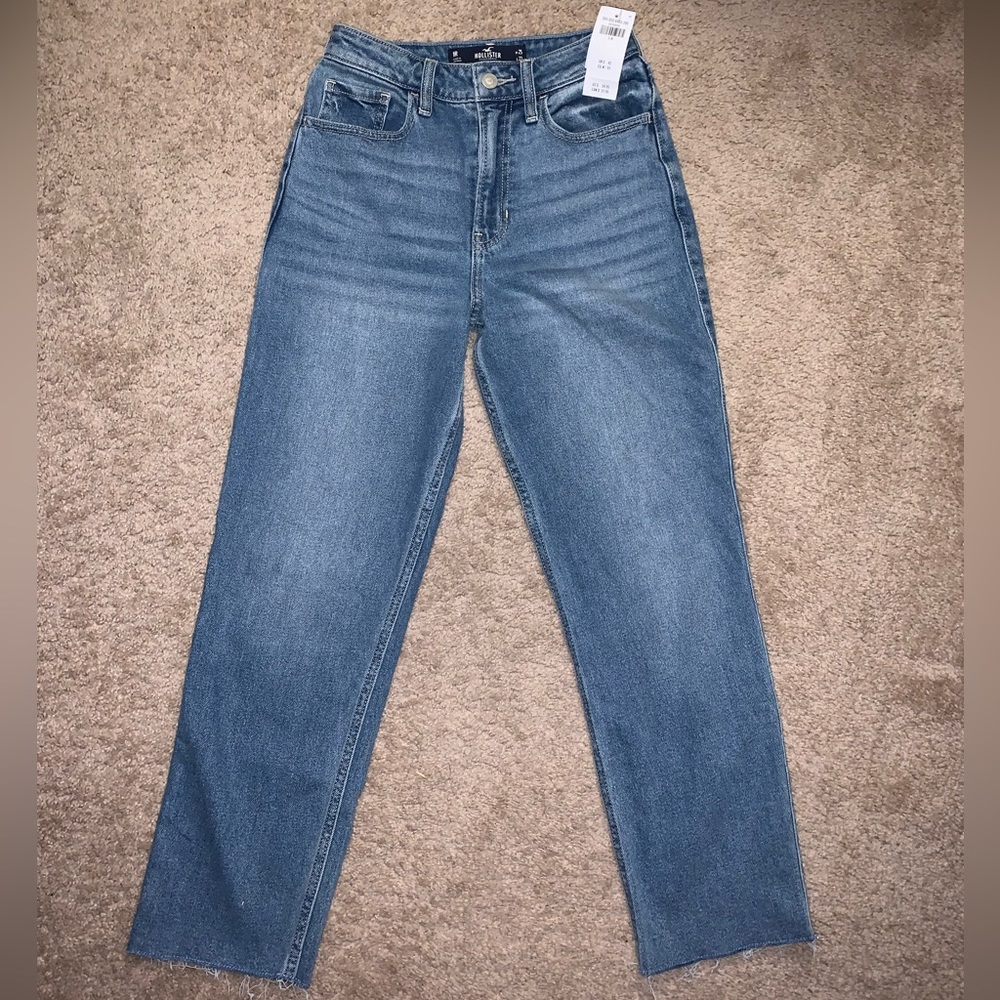 Hollister ULTRA HIGH-RISE LIGHT VINTAGE‎ STRAIGHT JEANS